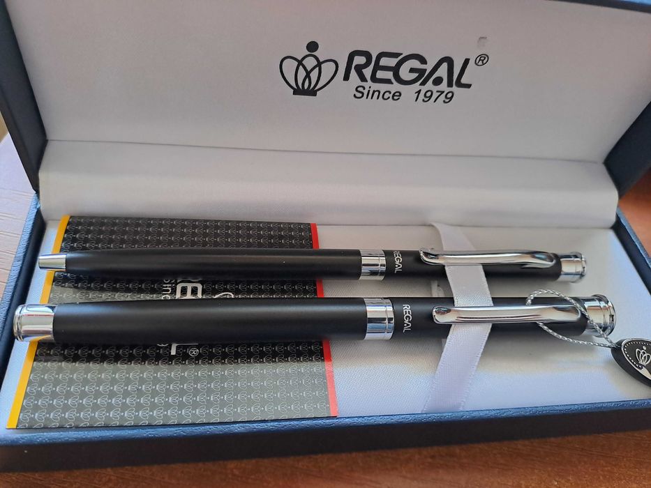 Ручки подарочные "Regal Since 1979" в футляре (НОВОЕ)