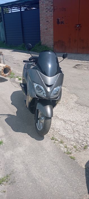 Продам максі скутер honda forza .