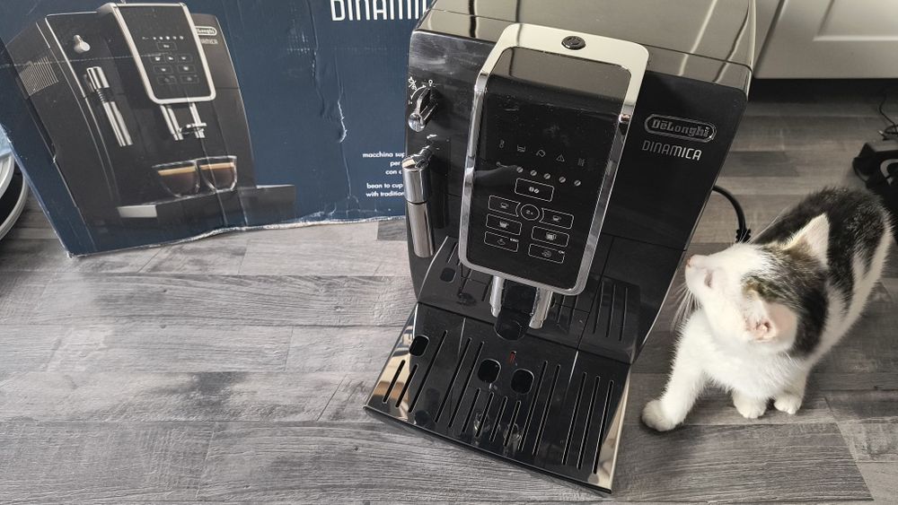 Ekspres do kawy DeLonghi Dinamica jak nowy