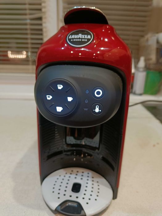Капсульная кофеварка Lavazza A Modo Mio Idola LM900