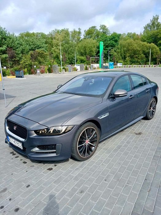 Jaguar XE Moje prywatne auto w pełnym wyposażeniu, koła 19 cali, 4x4 napęd.