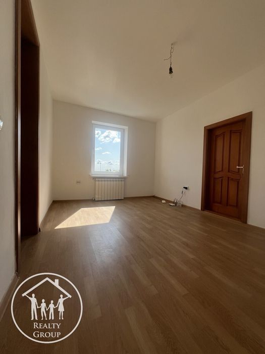 Продаж будинку з ремонтом для великої сім'ї у Великих Грибовичах!