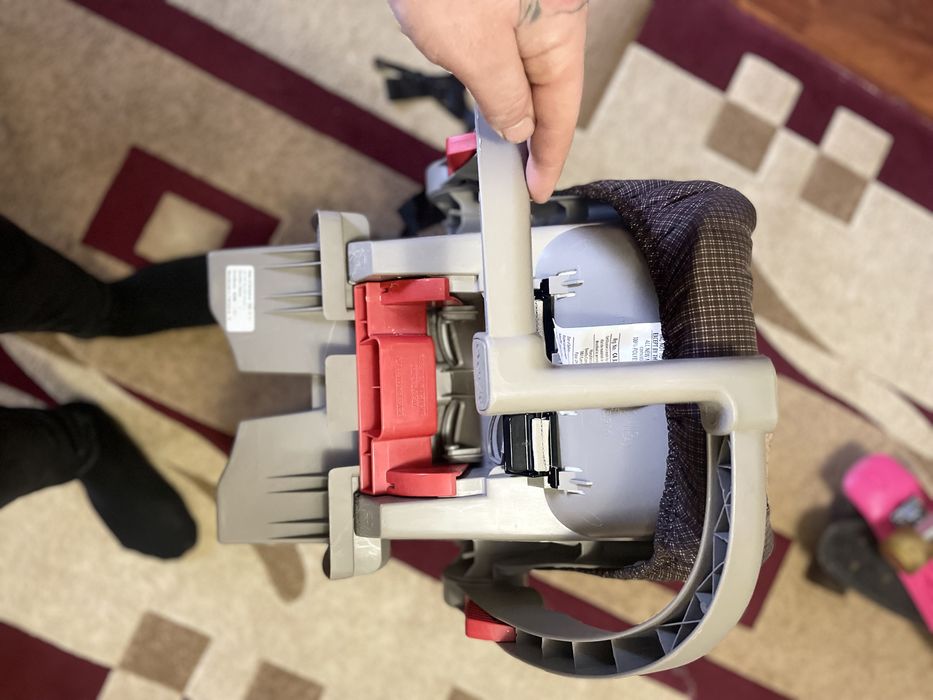 Детяче крісло в автомобіль (до 13 кг) 0+