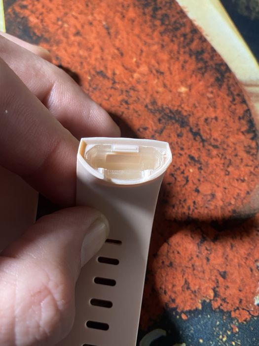 Римишок на смарт годиник Fitbit charge 2 Новий.