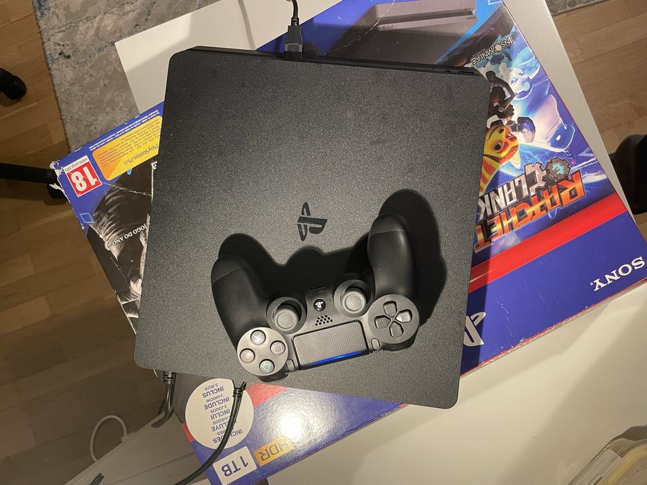 Playstation 4 a venda