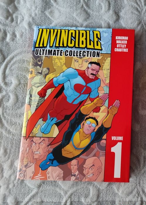 Invincible Ultimate Collection Volume 1