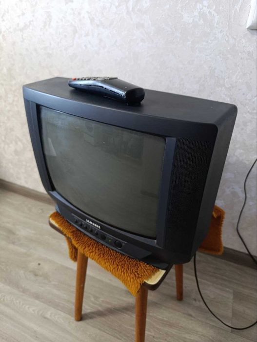 Телевизор  Samsung cs14c8c/nwt