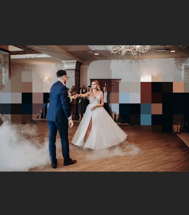 Suknia ślubna z rozcięciem na nodze