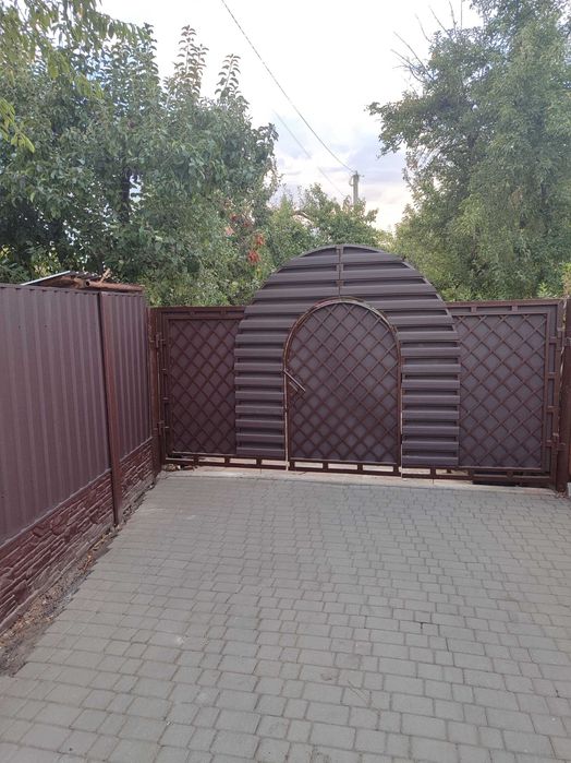Забор з профнастила, відкатні ворота,автоматика , покрівля