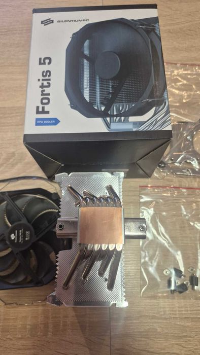 Chłodzenie CPU SilentiumPC Fortis 5 140mm