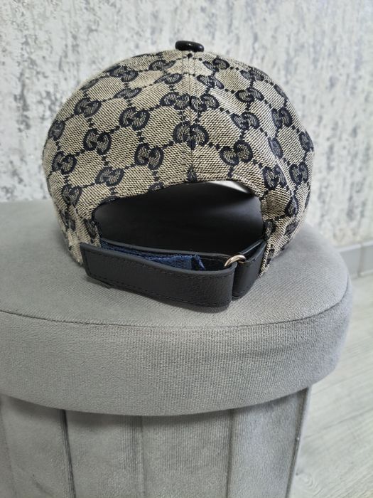 Кепка  GUCCI   .