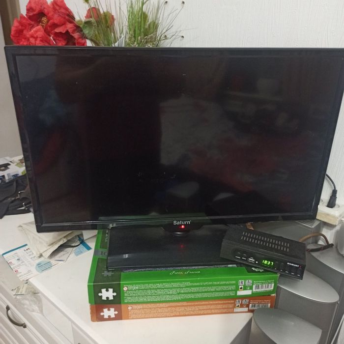 телевізор Saturn 29"