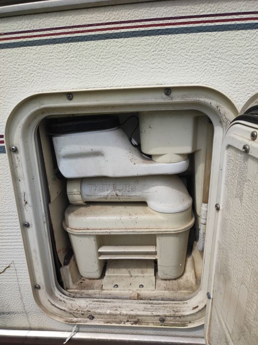 Przyczepa kempingowa Delta lodówka kuchenka gazowa piec gazowy bojler