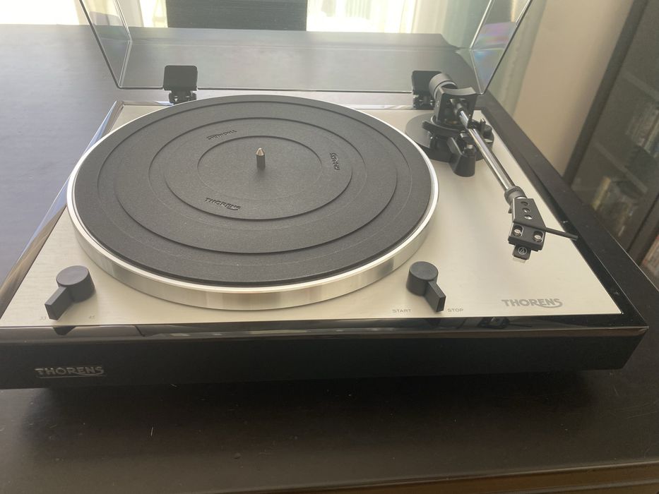Gira-discos Thorens TD-402 DD com agulha AT-VMN95C