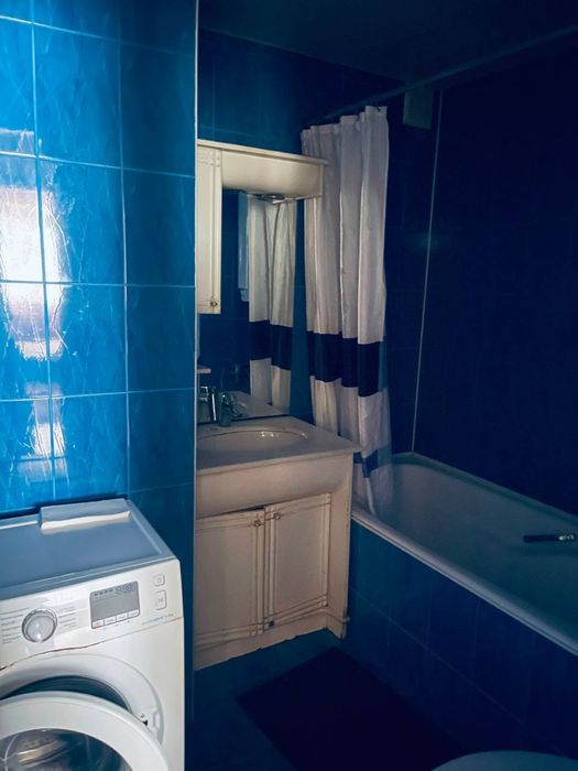 129 квартал Продаю 3 кімнатну квартиру на 3 поверсі з ремонтом меблями і технікою, ще вона сучасна і комфортна для відпочинку, тихий район