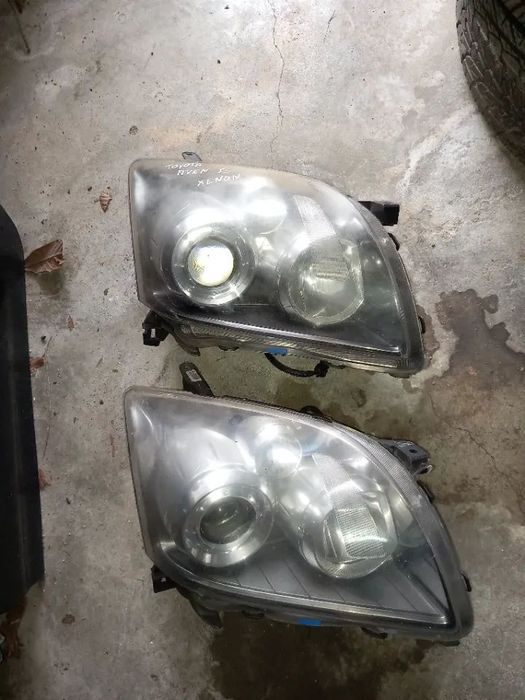 Farois toyota avensis 2003