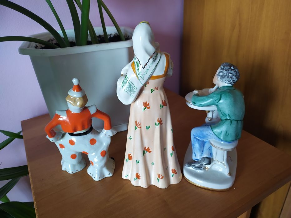 Статуэтки фарфоровые