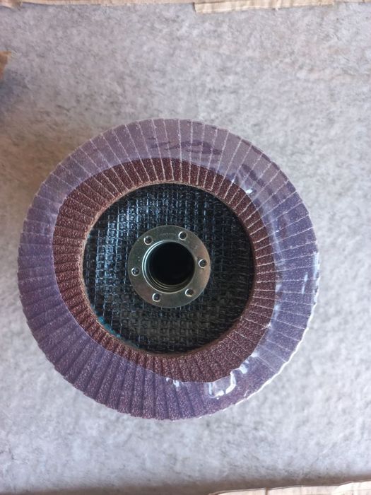 Круг зачистной лепестковый 125Х22.23