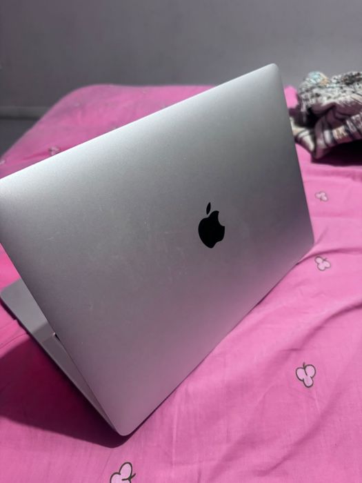 MacBook 2020 em bom estado