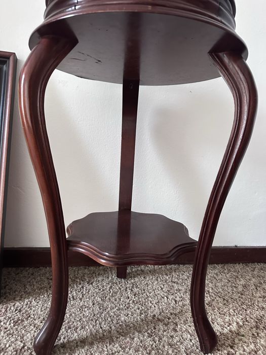 Mesinha de apoio com gaveta