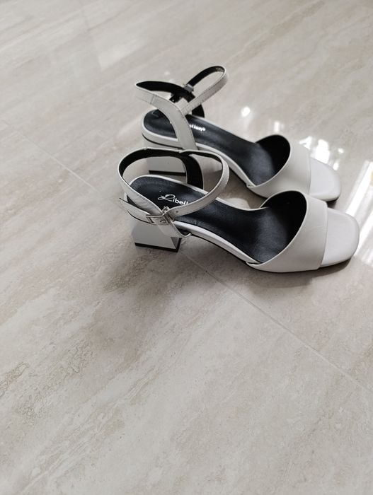 Босоніжки шкіряні 35р