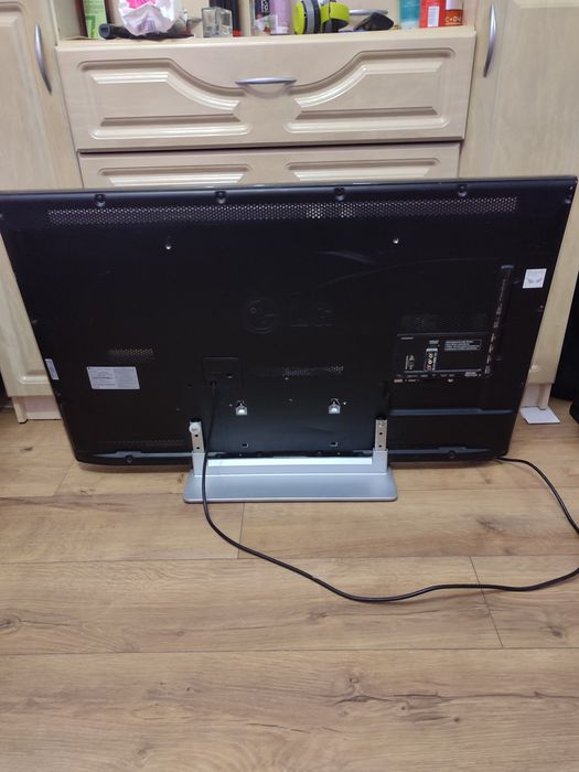 Плазма LG 42 lv 5500