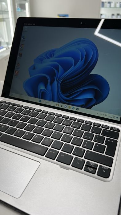 HP Elite X2 1012 G1 - 8/240gb