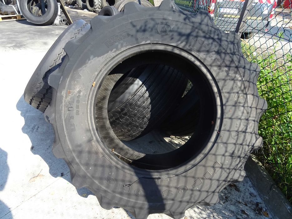 opona 400/70R24 FIRESTONE R8000 UTYLITY (600 netto)