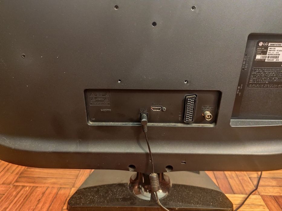 TV / Monitor LED LG 28" + Comando