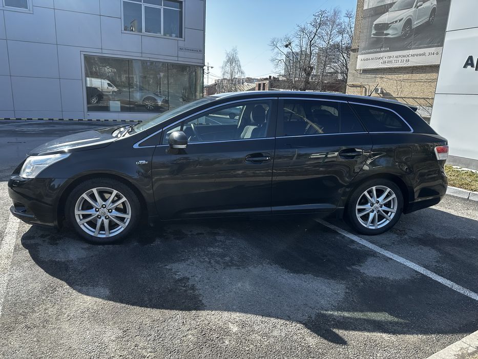 Toyota Avensis 2010 Webasto