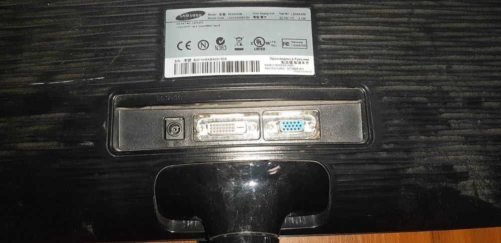 Монитор Samsung S24A300B / 24" (1920x1080) TN LED / VGA, DVI