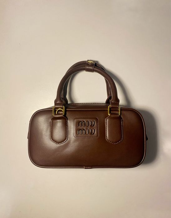 Сумочка коричнева miu miu нова