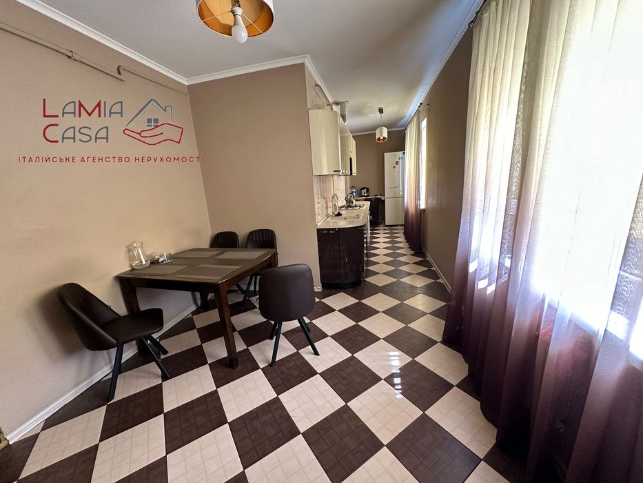 Продаж великого будинку вул. Федьковича (напротив парку Шевченка)