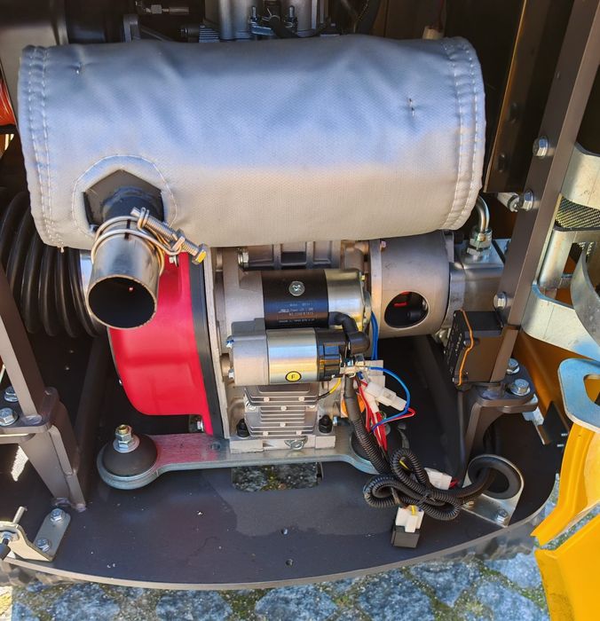 Mini giratória 1t profissional com engate rápido
