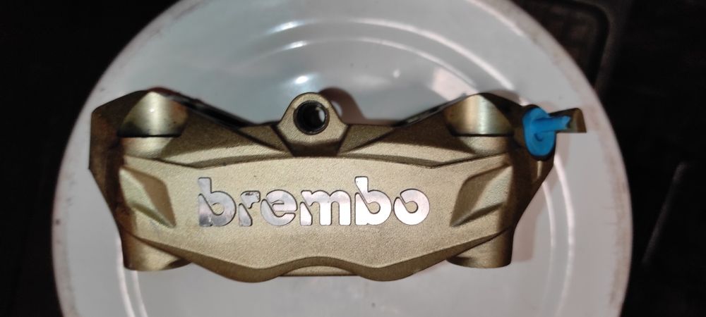 Zacisk hamulcowy BMW GS 1250 Brembo Prawy