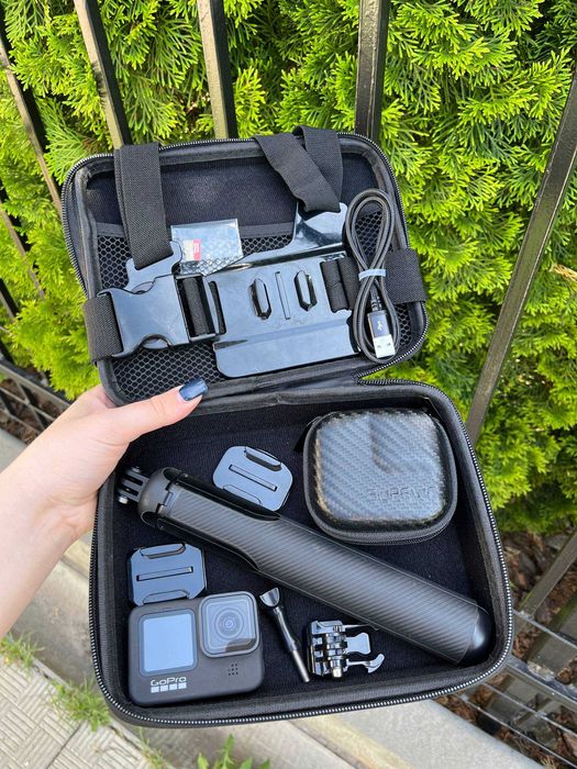 Екшн-камера GoPro Hero 9 зі штативом