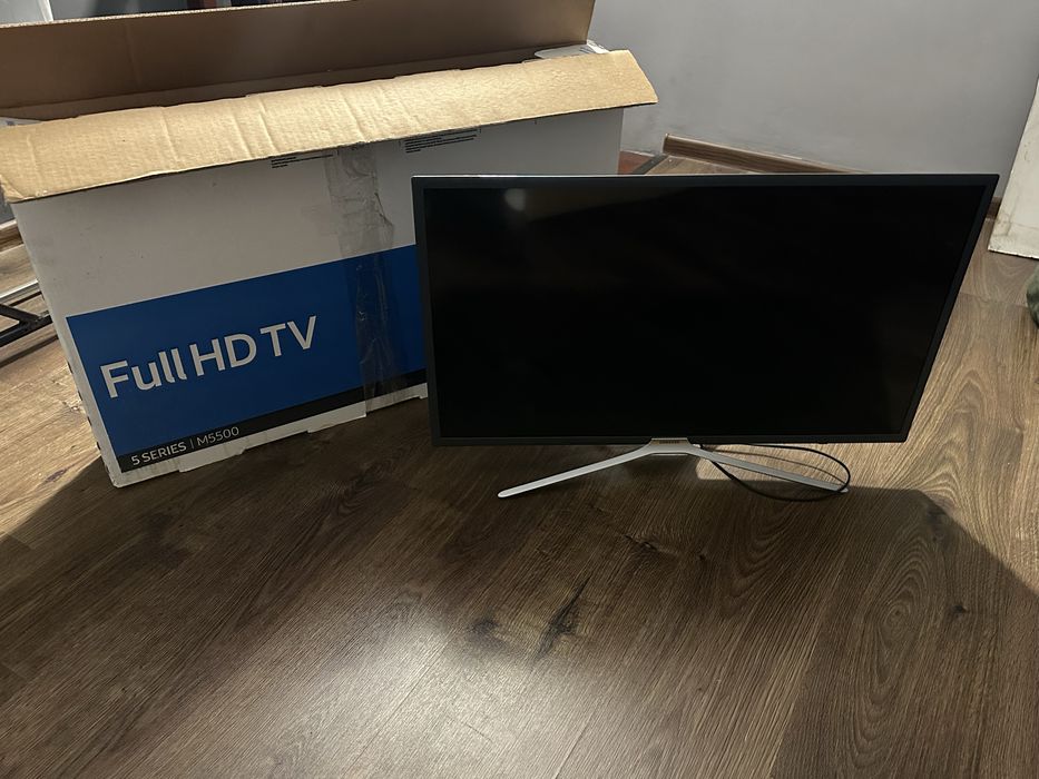 Samsung 5 series 32” M5500