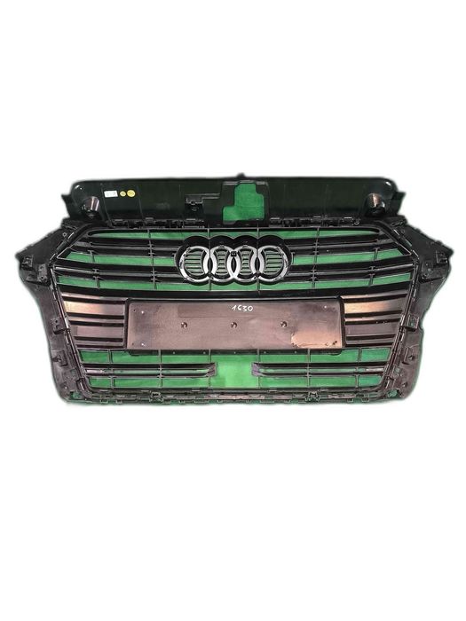 Grelha do Pára-Choques Central AUDI A3 Sportback 8V3853651AB (OEM)