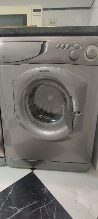 Máquina lavar roupa Ariston margarita 2000 avariada