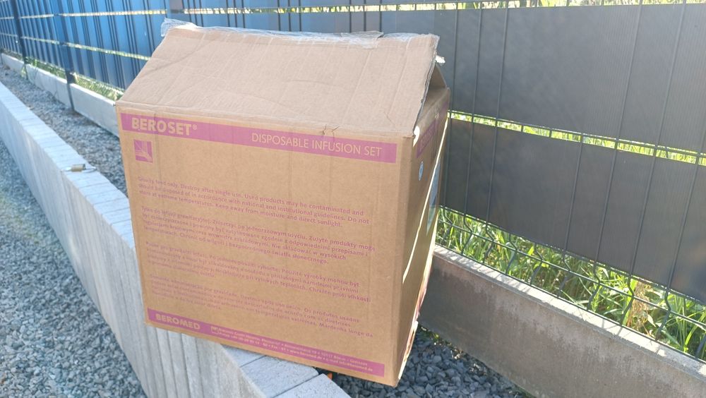 Karton pudełko opakowanie przeprowadzka paczka