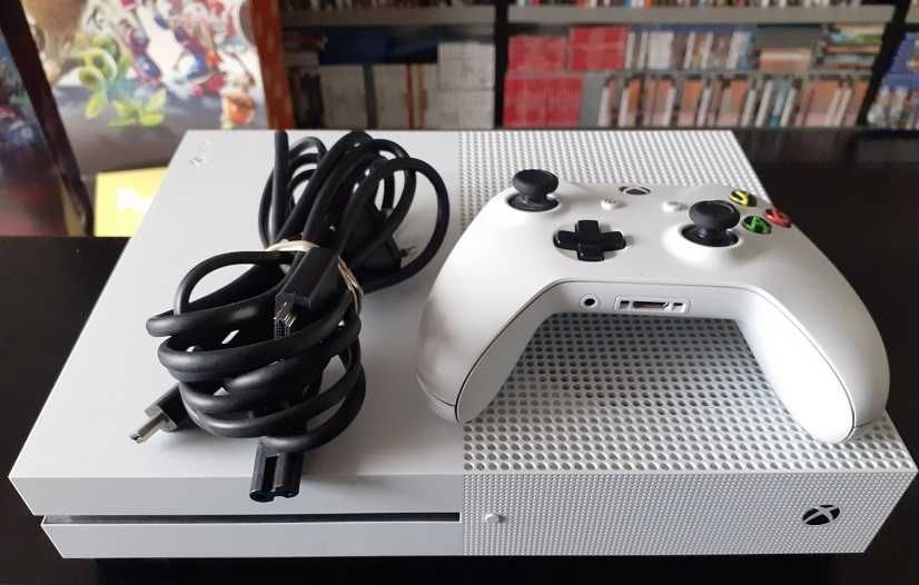Xbox One S 1TB|1000GB| Pad, 2xgra