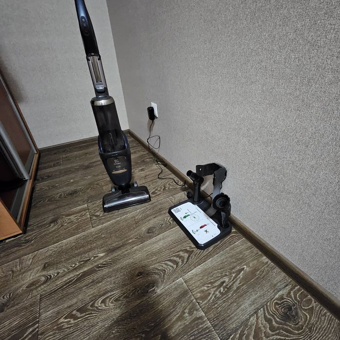 Electrolux Pure F9 PF91-6IBM — потужний акумуляторний пилосос 2в1!