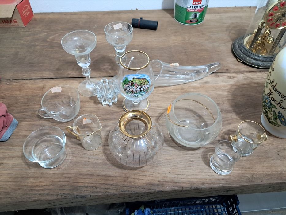 Porcelana, szkło, figurki, żyrandole, obrazy