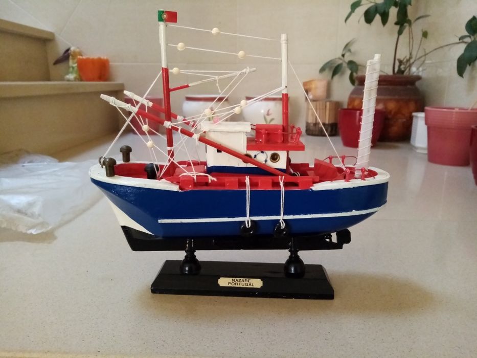Barco de madeira Nazaré
