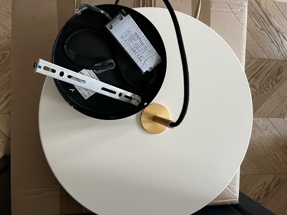 Lampa sufitowa wisząca LED