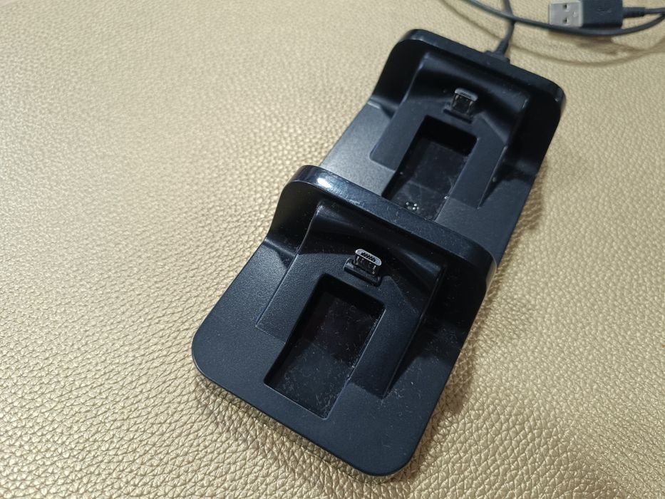 PS4 Controller Charger439741867938304000