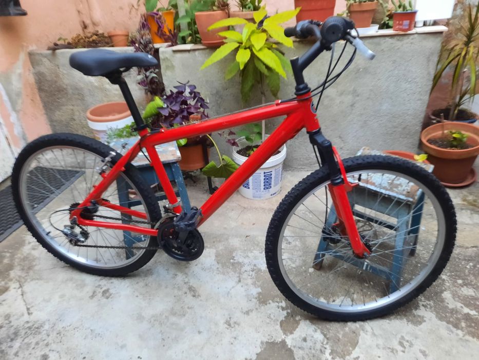 Bicicleta Togano Roda 26 Travão Disco Frente, ótimo estado.