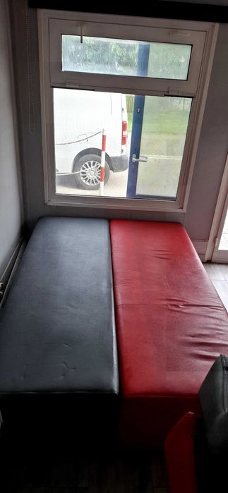 Duża kanapa rozkładana z ekoskóry