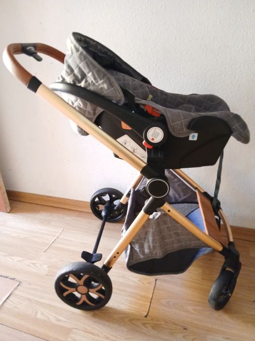 Carinho de bebe     .