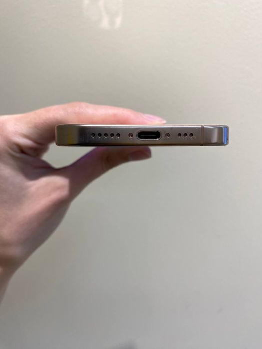 Apple iPhone 16 Pro 256GB Desert Titanium